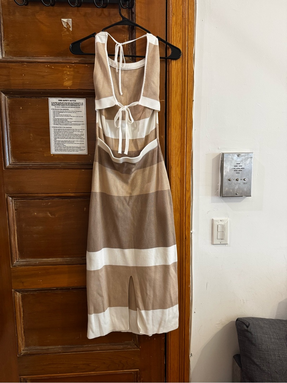 Lulu’s Chic Obsession Beige Striped Tie-Back Sleeveless Sweater Dress - Picture 4 of 4